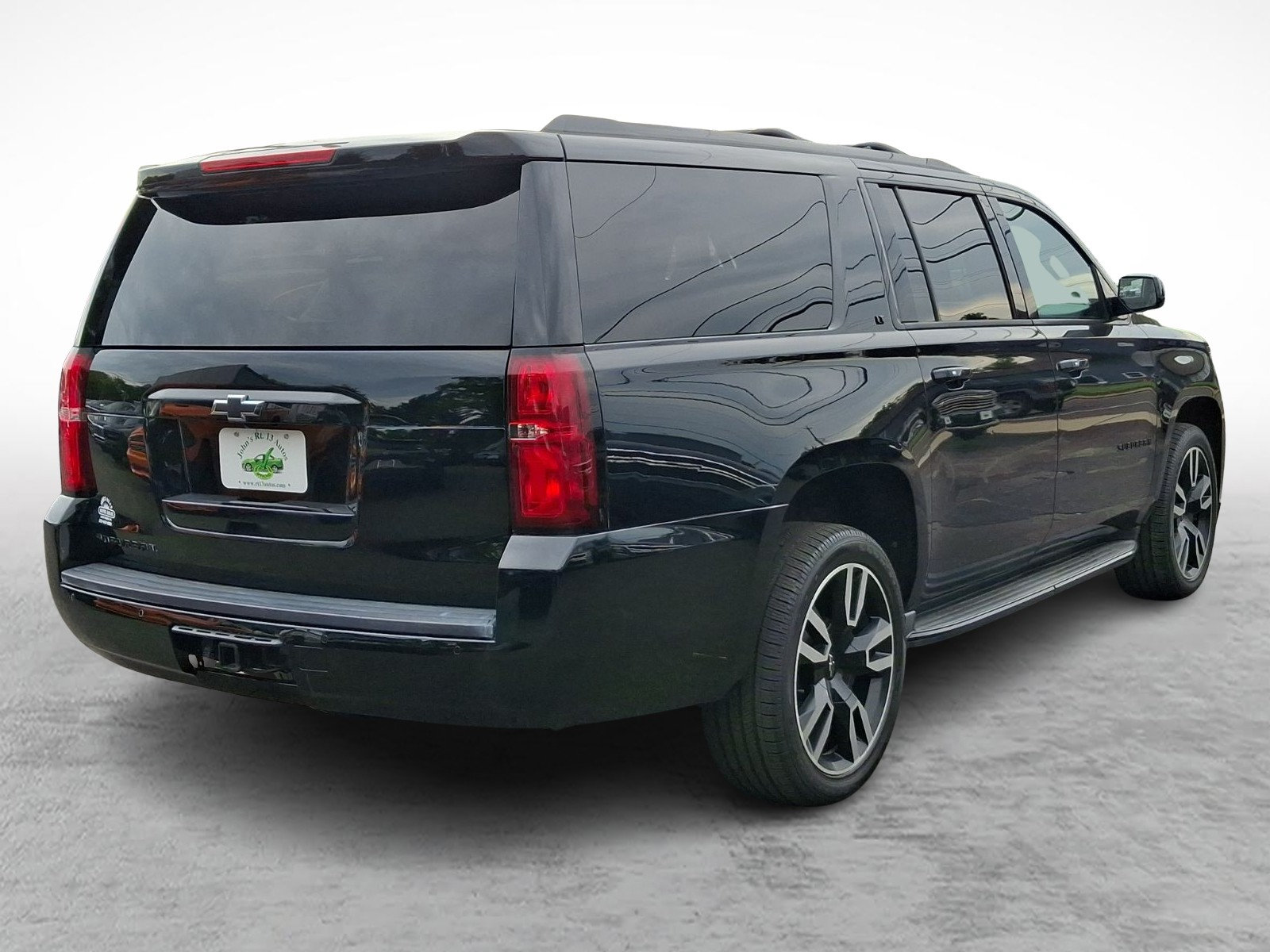 Used 2018 Chevrolet Suburban LT AWD/4WD image 6