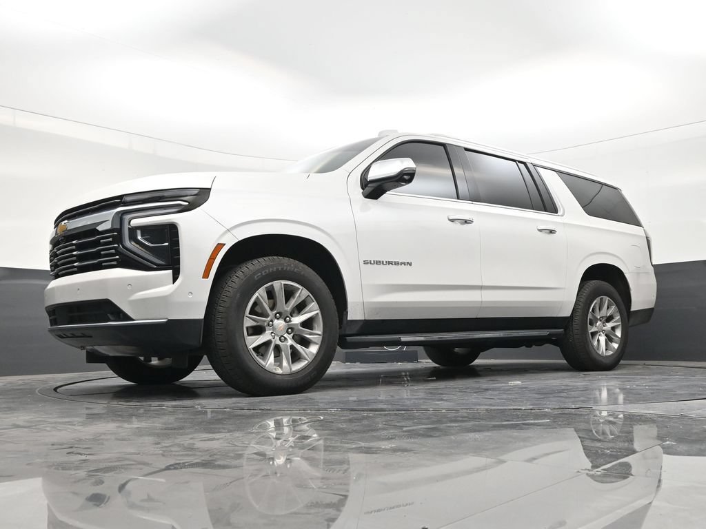 Used 2025 Chevrolet Suburban Premier RWD image 19