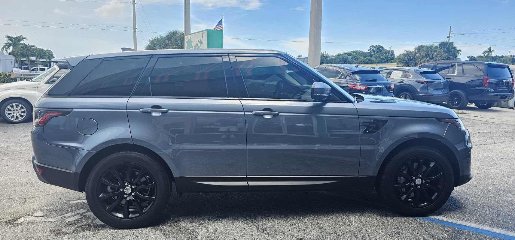 Used 2018 Land Rover Range Rover Sport SE AWD/4WD image 6