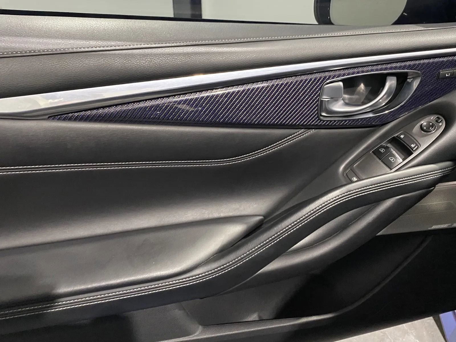 Used 2018 INFINITI Q60 3.0t Sport w/ Sensory Package 3.0T Sport image 11