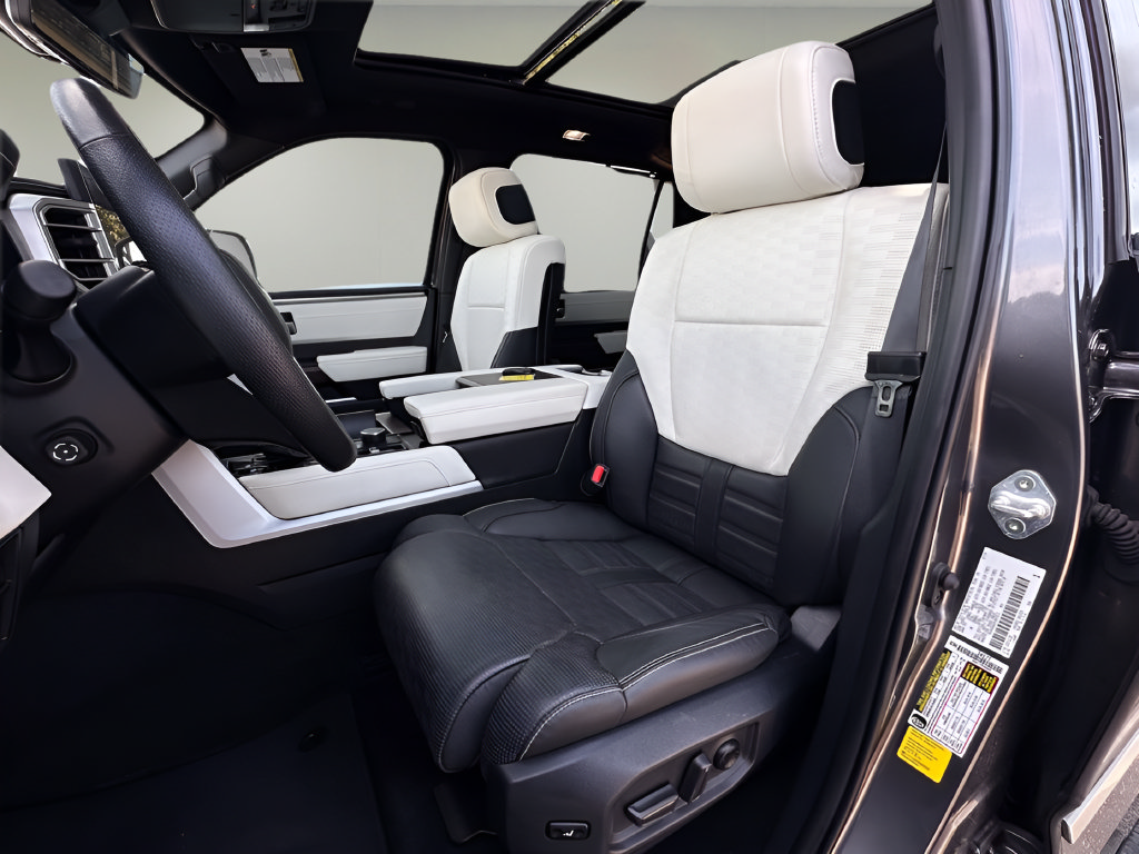 Used 2024 Toyota Sequoia Capstone AWD/4WD image 5