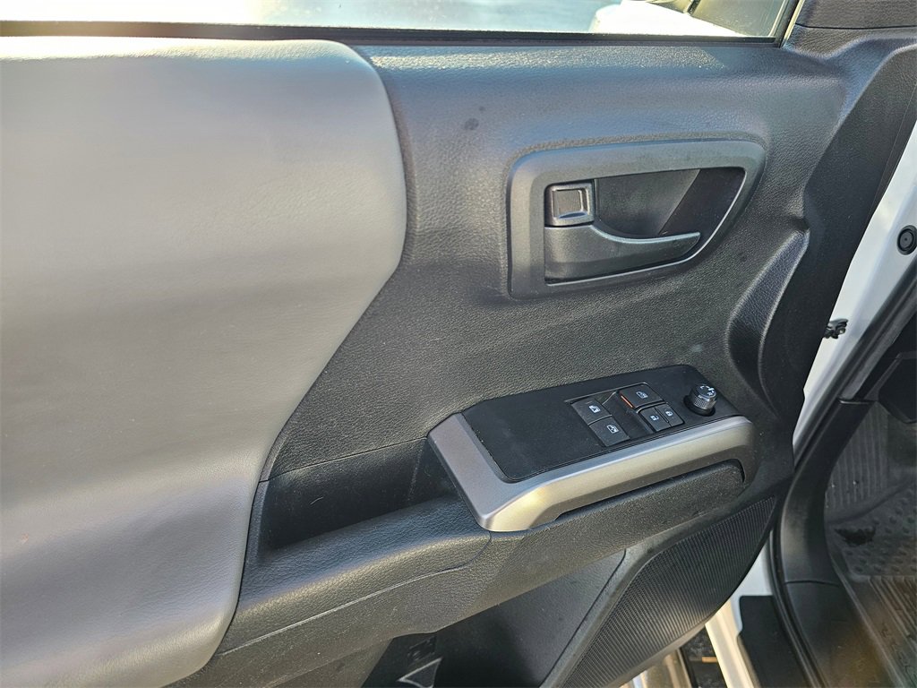 Used 2022 Toyota Tacoma SR5 image 20