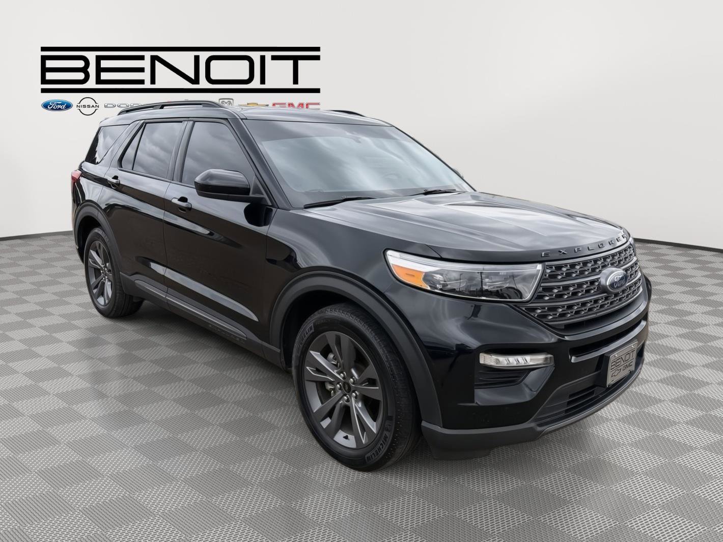 Used 2023 Ford Explorer XLT w/ Equipment Group 202A image 7