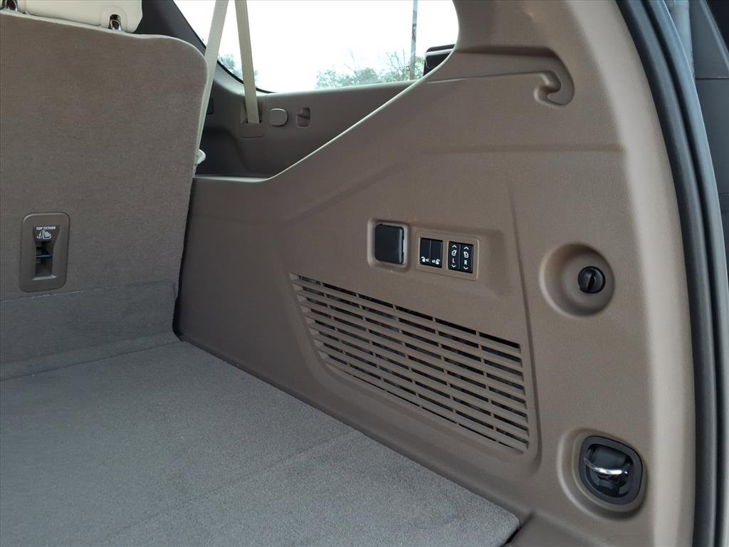 New 2026 GMC Yukon XL Denali w/ Denali Reserve Package image 10