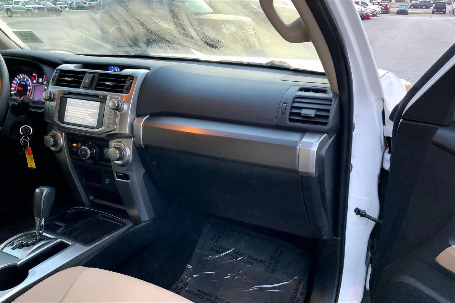 Used 2017 Toyota 4Runner SR5 Premium RWD image 18