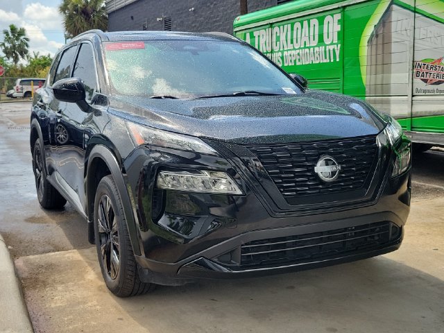 Used 2023 Nissan Rogue SV w/ SV Premium B Package FWD image 3