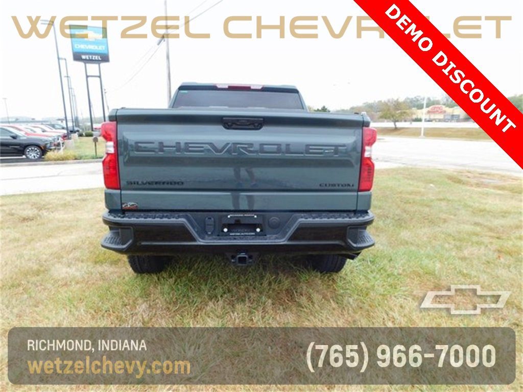 New 2026 Chevrolet Silverado 1500 Custom Trail Boss w/ Turbomax Blackout Package image 4