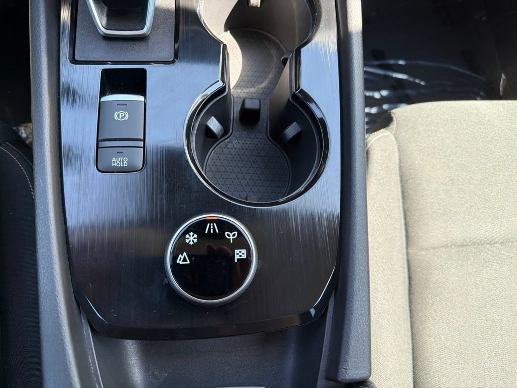 Used 2025 Nissan Rogue S AWD/4WD image 21