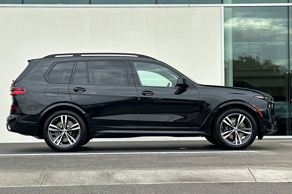 New 2026 BMW X7 xDrive40i w/ Executive Package image 2