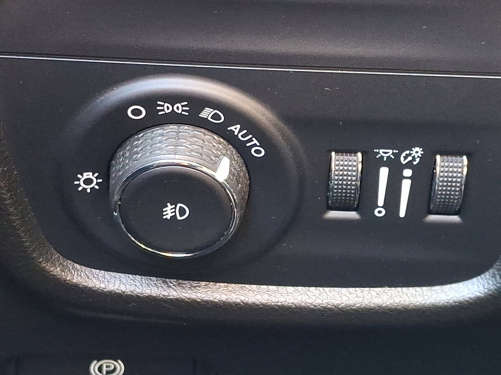 Used 2023 Jeep Grand Cherokee Overland w/ Luxury Tech Group IV image 26