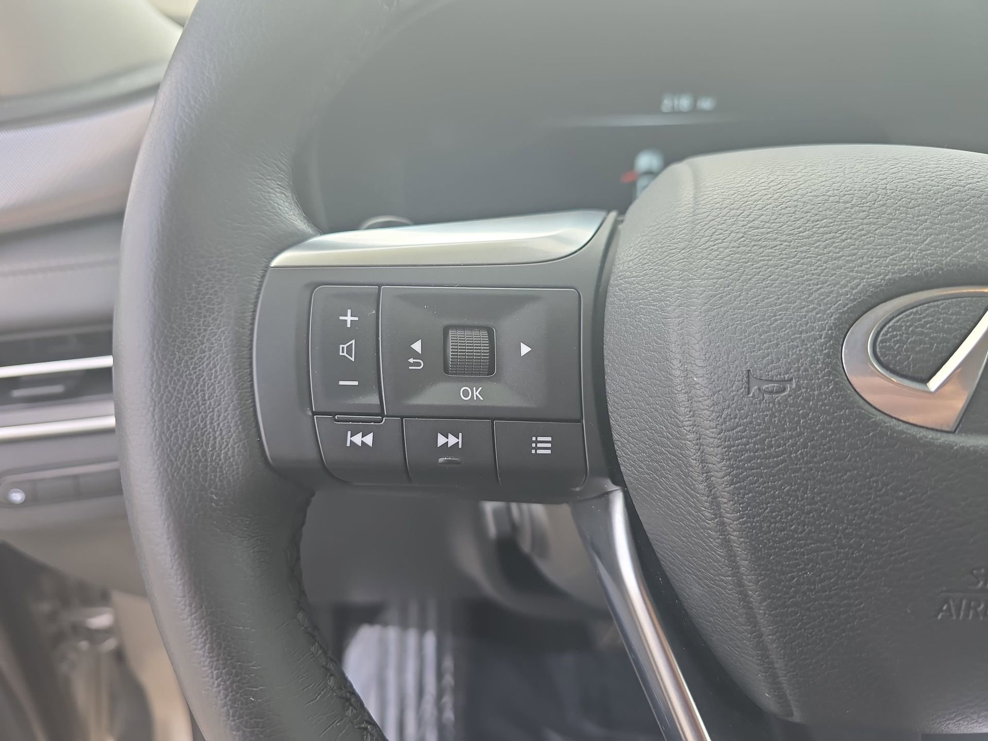 Certified 2024 INFINITI QX60 Luxe image 17