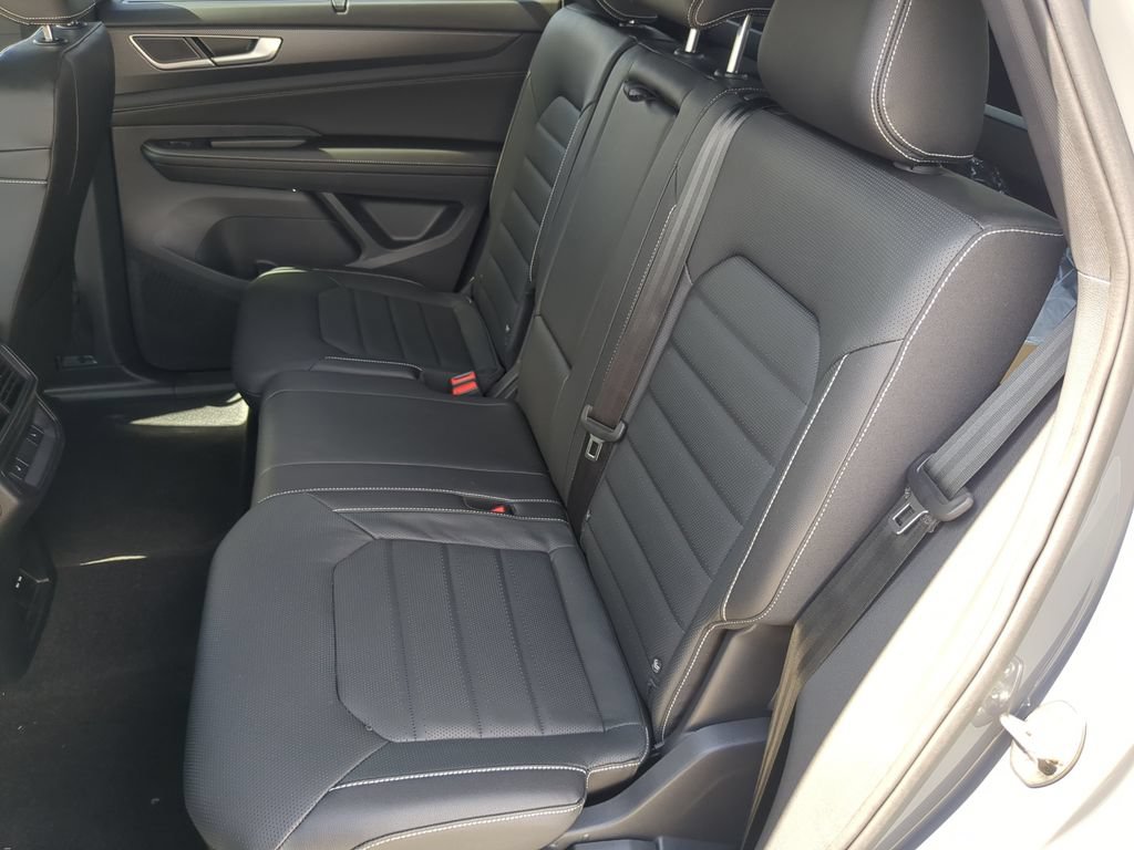 New 2026 Volkswagen Atlas Cross Sport SEL R-Line AWD/4WD image 17