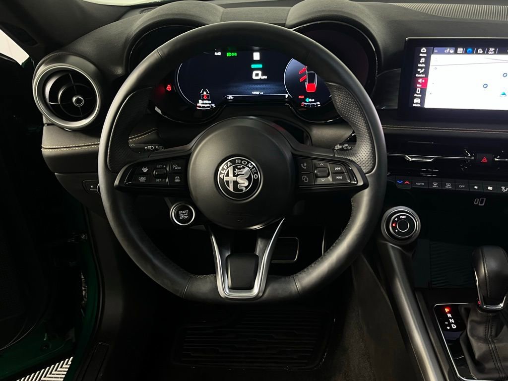 Used 2025 Alfa Romeo Tonale w/ Premium Package image 13