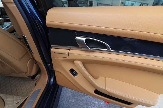 Used 2012 Porsche Panamera 4 image 51