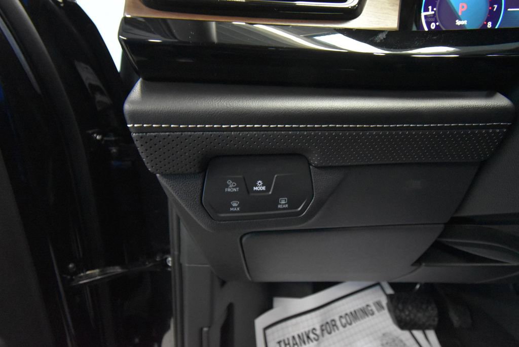 Used 2024 Volkswagen Atlas SE w/ Black Wheel Package image 7