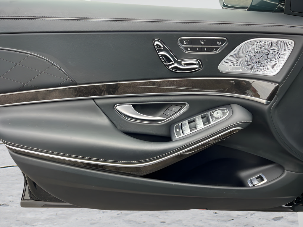Used 2015 Mercedes-Benz S 63 AMG 4MATIC Sedan image 42