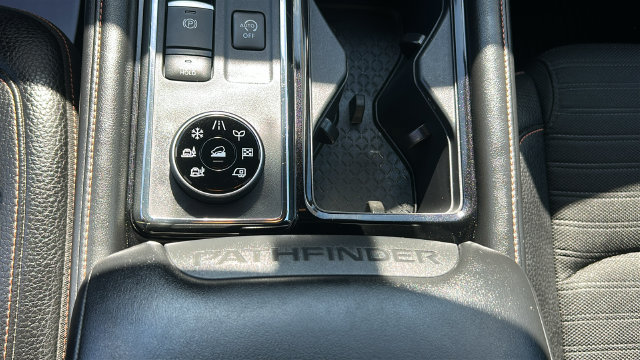 Used 2025 Nissan Pathfinder Rock Creek AWD/4WD image 24