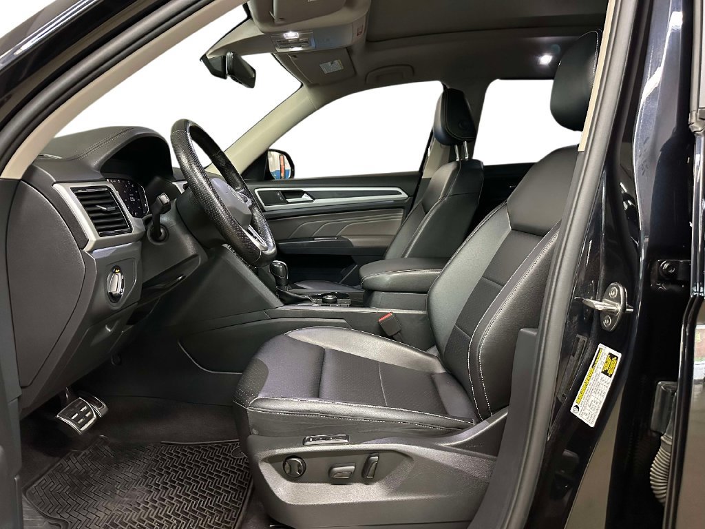 Used 2023 Volkswagen Atlas SEL R-Line AWD/4WD image 7