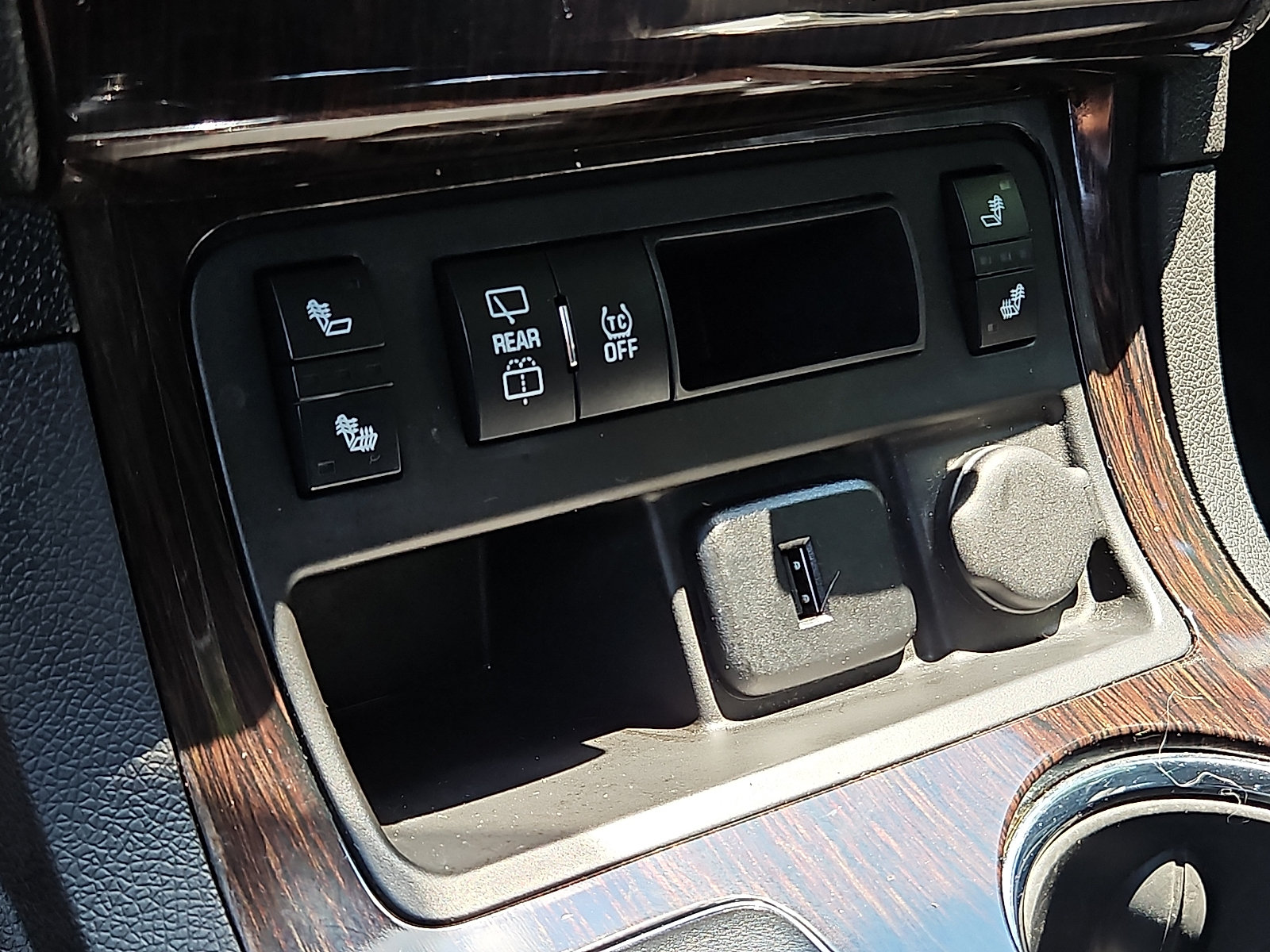 Used 2017 Chevrolet Traverse LT w/ Style and Technology Package FWD image 21