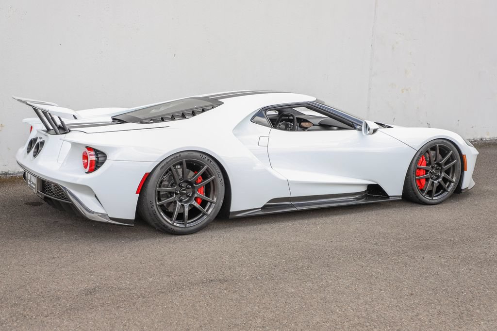 Used 2017 Ford GT RWD image 45