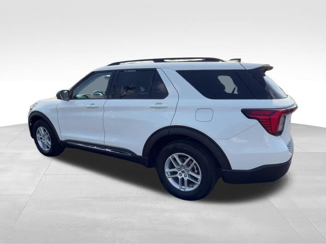 Used 2025 Ford Explorer Active AWD/4WD image 4