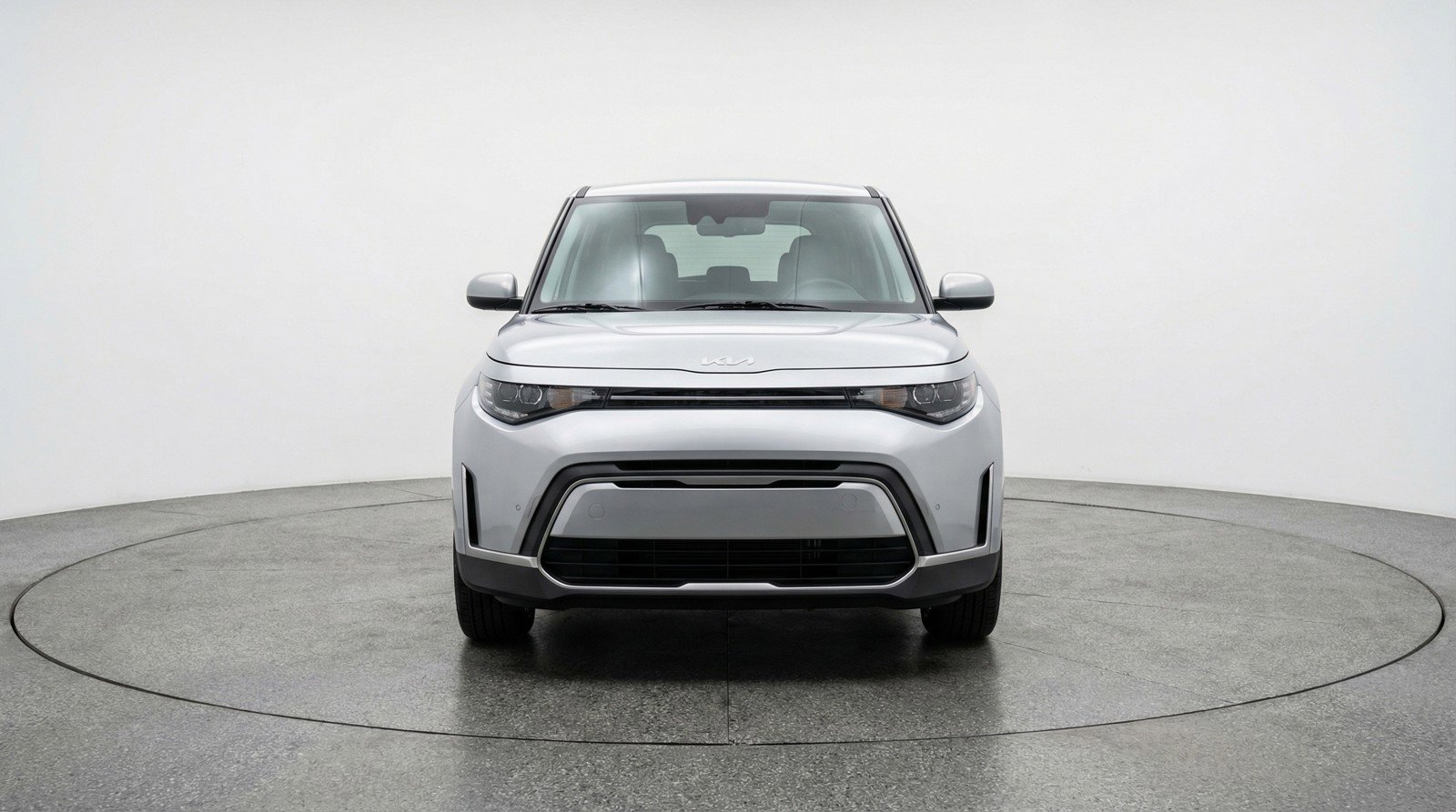Used 2025 Kia Soul LX w/ LX Technology Package FWD image 2