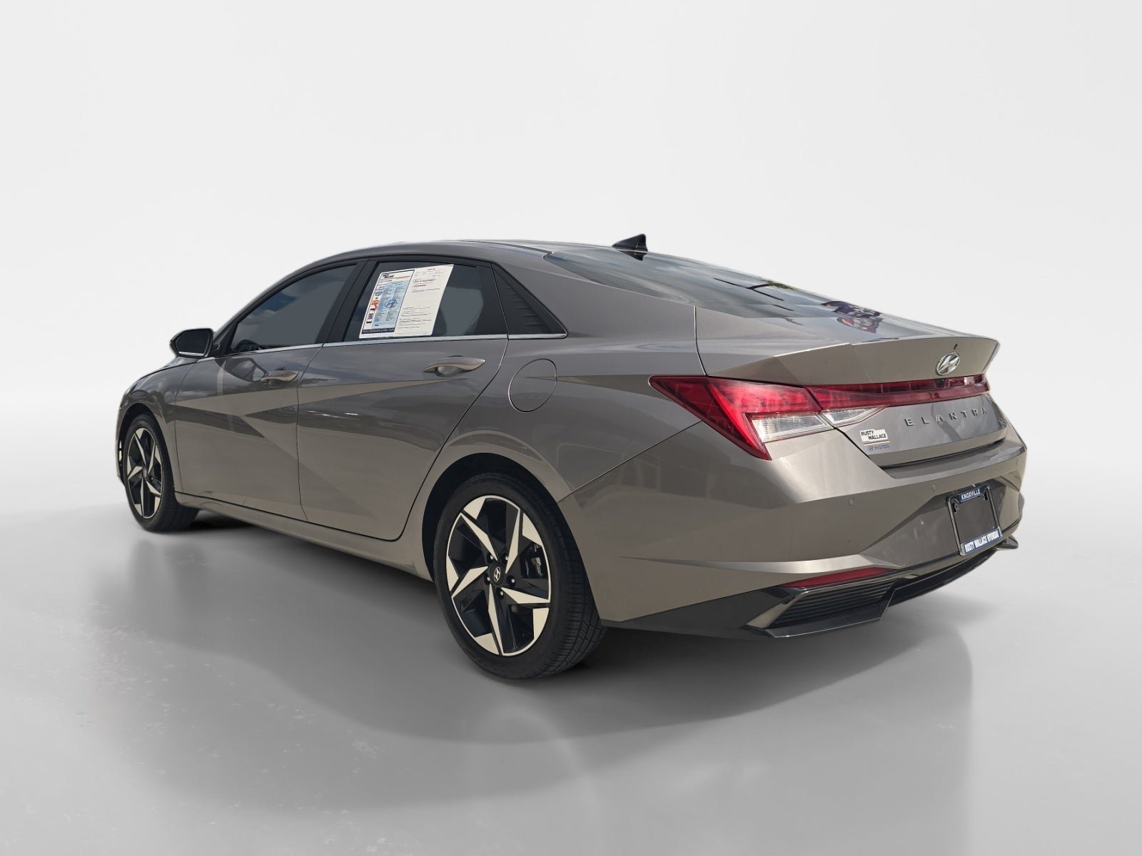 Used 2023 Hyundai Elantra Limited FWD image 5