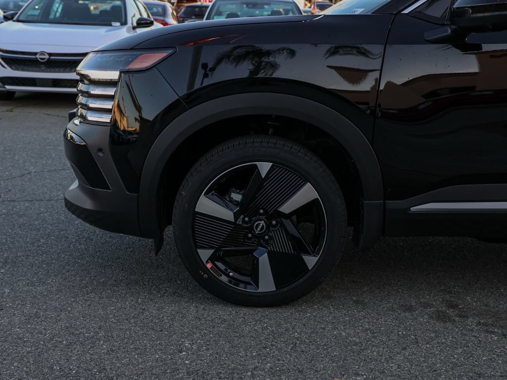 New 2026 Nissan Kicks SR FWD image 11