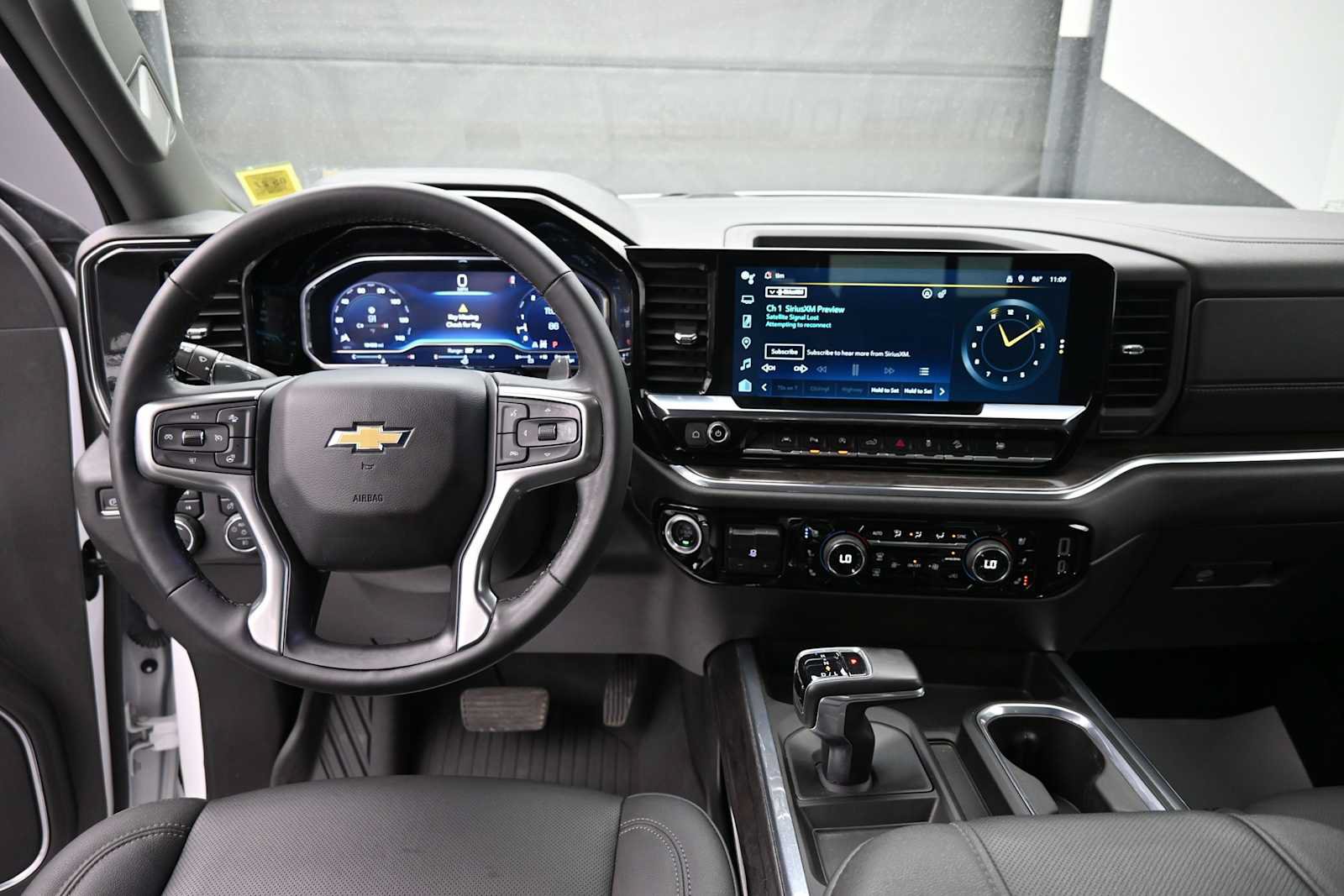 Used 2023 Chevrolet Silverado 1500 LTZ AWD/4WD image 13