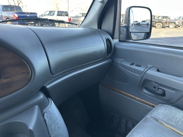 Used 2004 Ford E-150 and Econoline 150 image 24