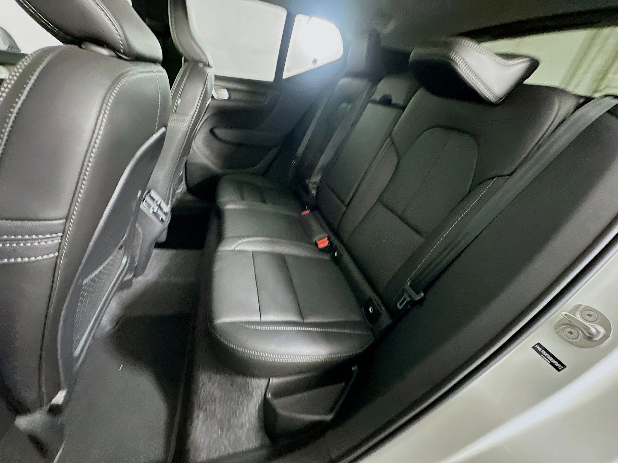 Used 2025 Volvo XC40 B5 Plus image 28