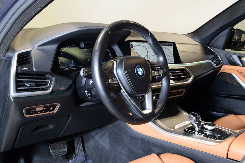 Used 2022 BMW X5 xDrive45e w/ Executive Package image 3