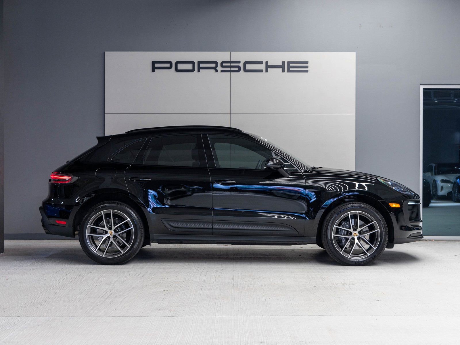 Certified 2026 Porsche Macan image 8