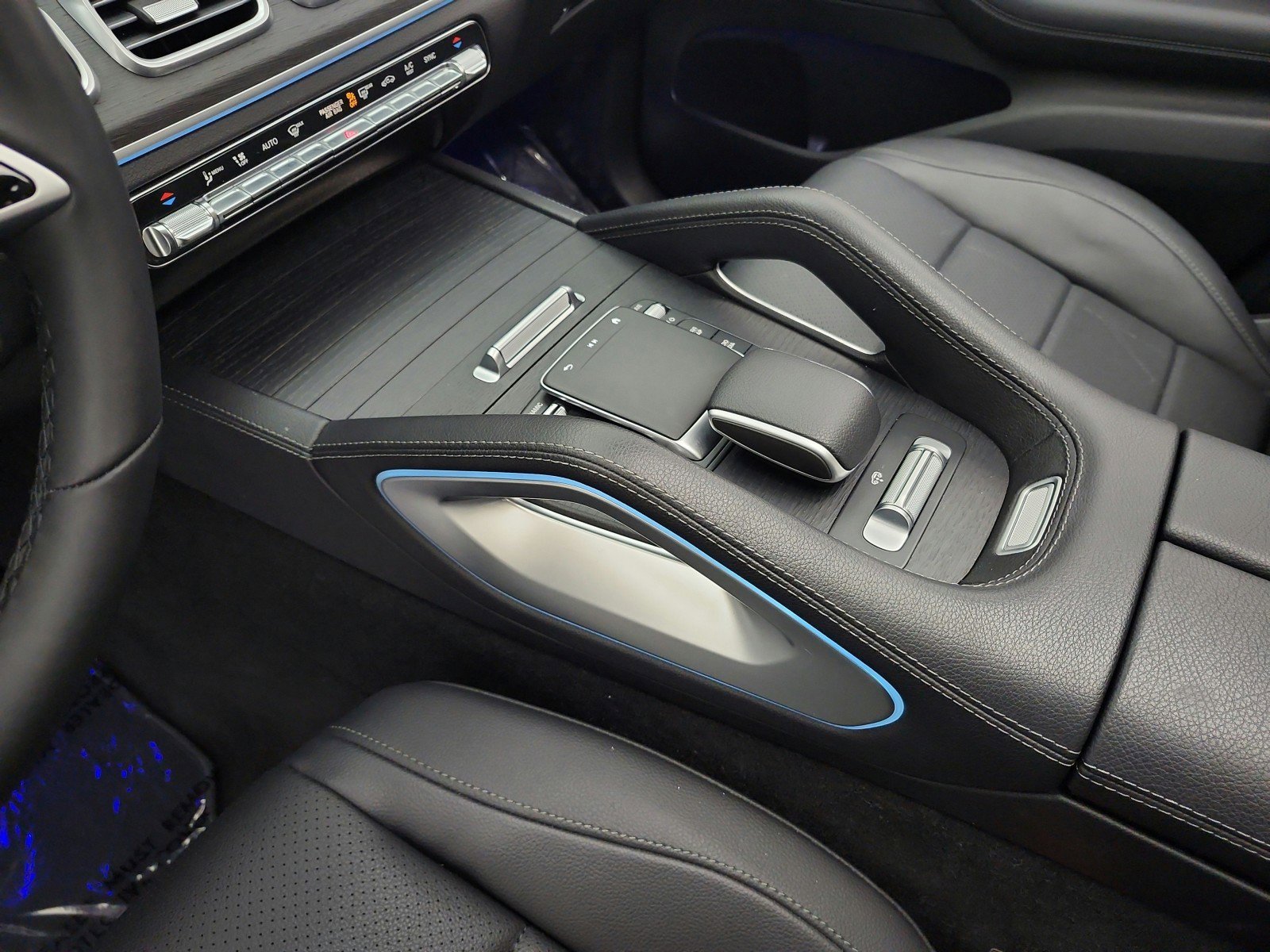 Certified 2024 Mercedes-Benz GLS 450 4MATIC image 11