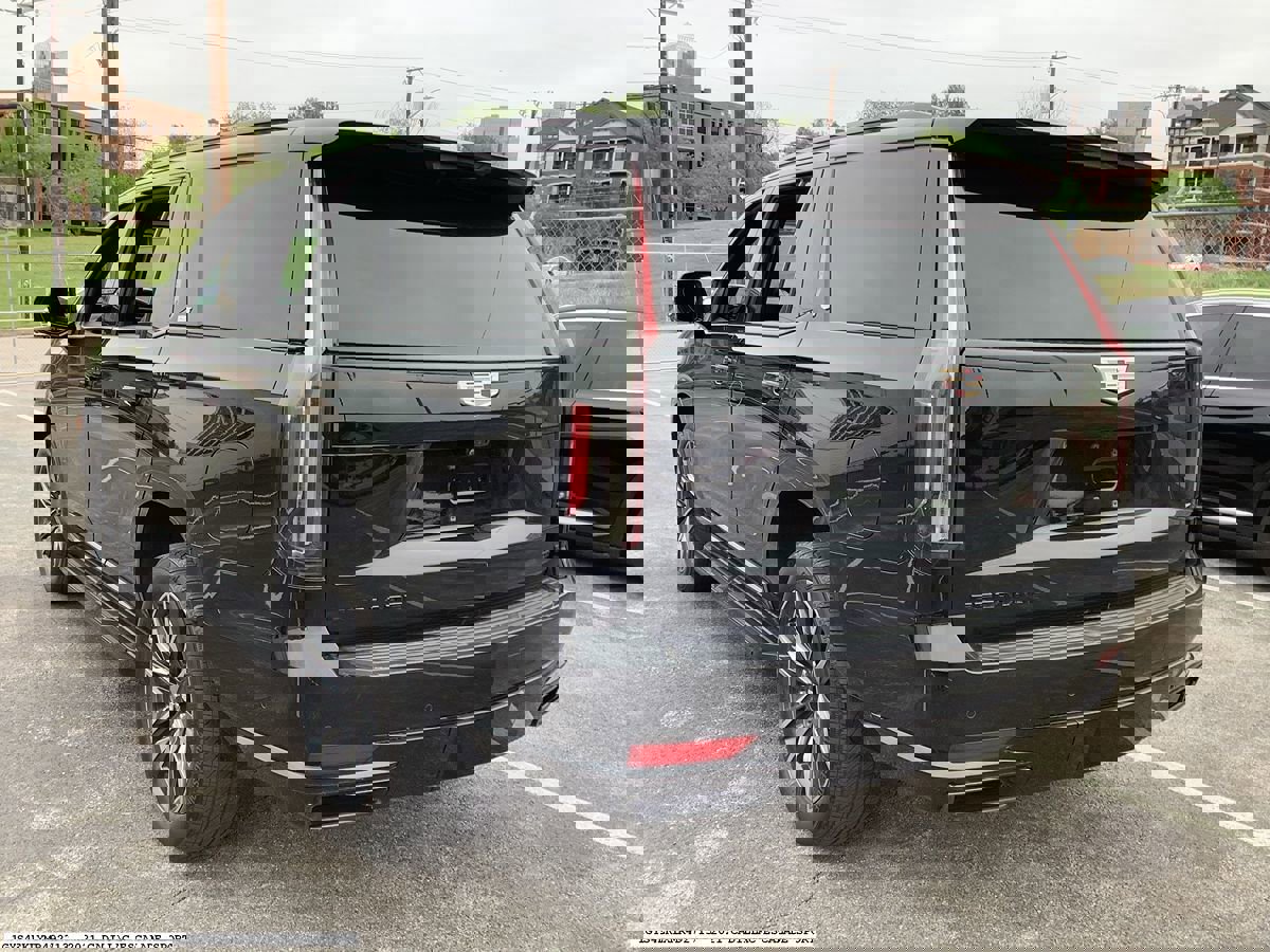 Used 2021 Cadillac Escalade Sport w/ LPO, Illumination Package image 5