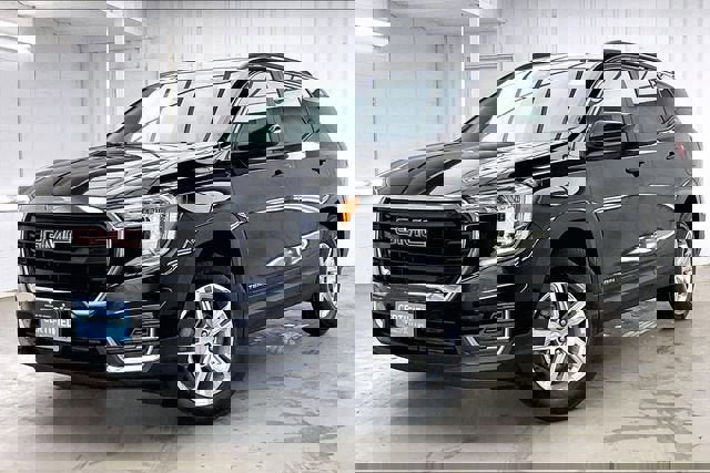 Certified 2022 GMC Terrain SLE w/ Driver Convenience Package image 2