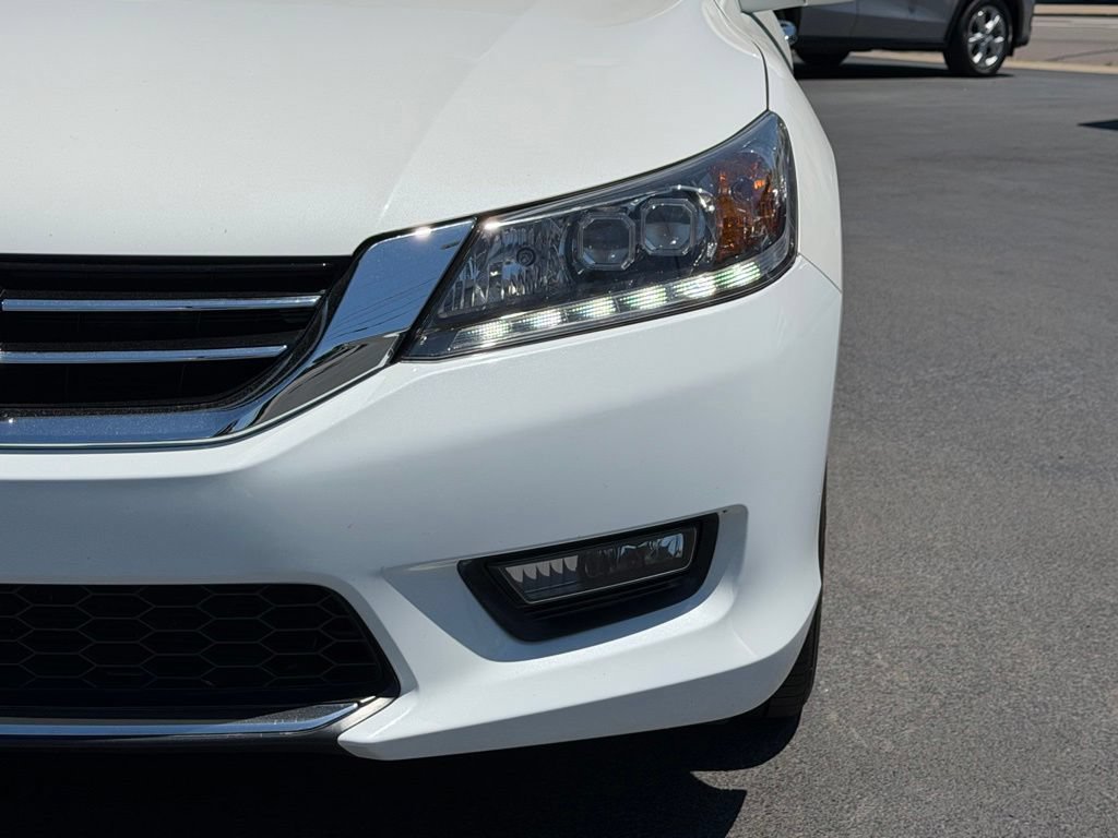 Used 2015 Honda Accord Touring image 2