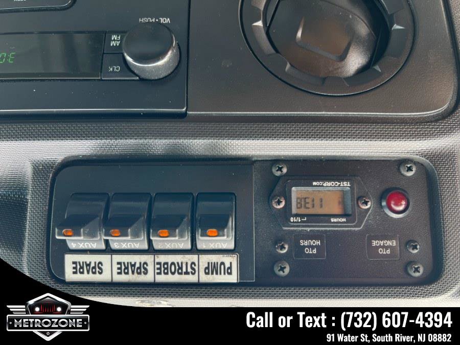 Used 2014 Ford E-350 and Econoline 350 Super Duty w/ Power Group image 31