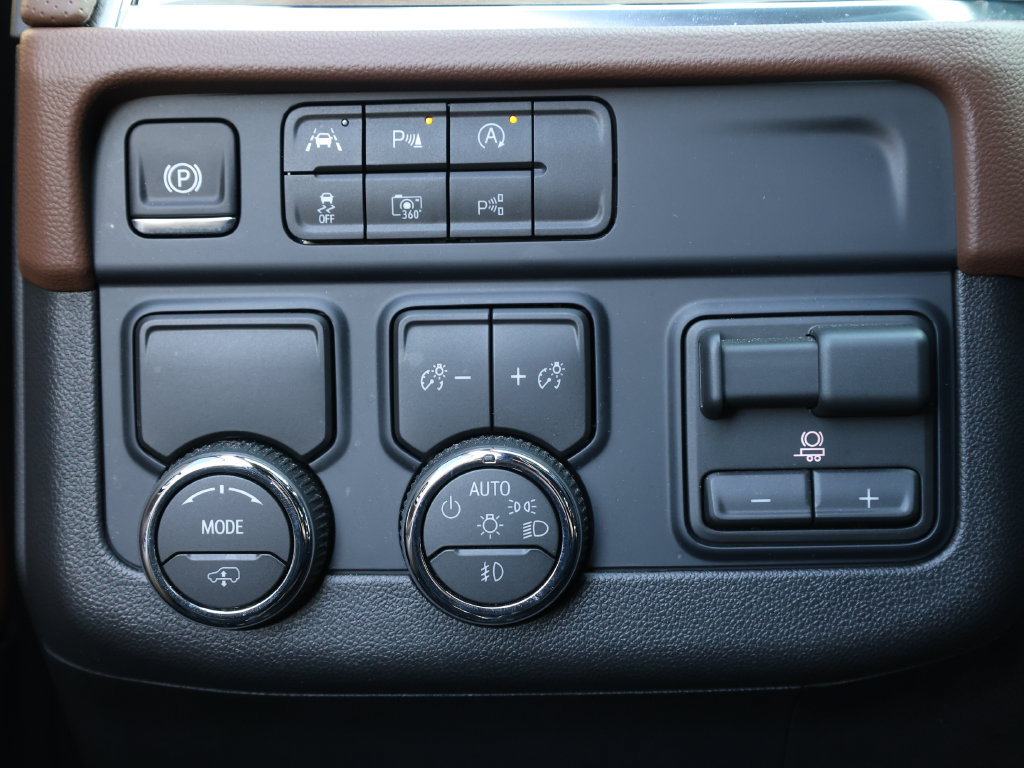 Used 2026 Chevrolet Suburban High Country RWD image 39