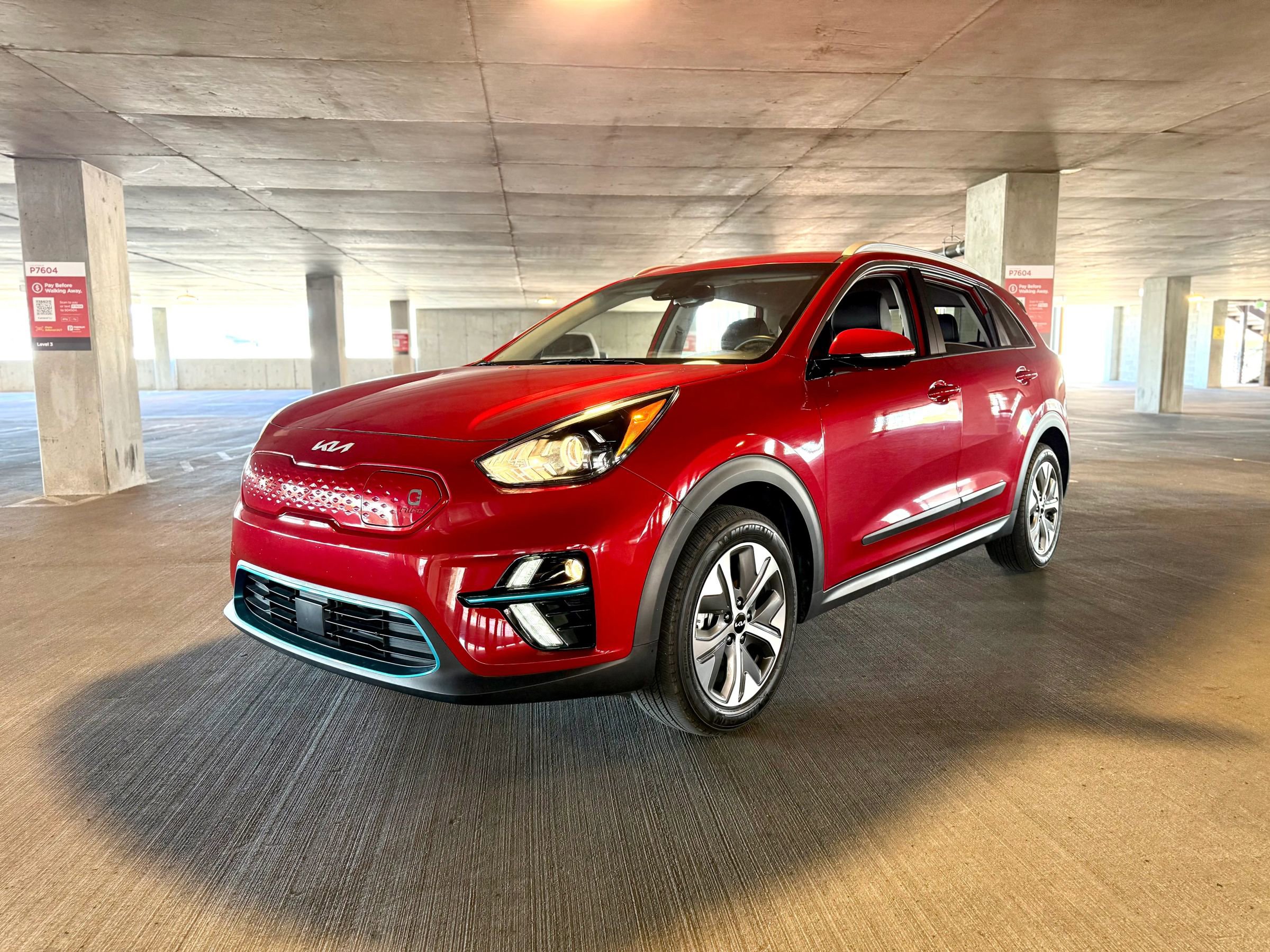 Used 2022 Kia Niro EX image 8