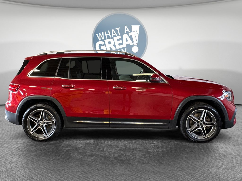 Used 2023 Mercedes-Benz GLB 250 4MATIC image 2