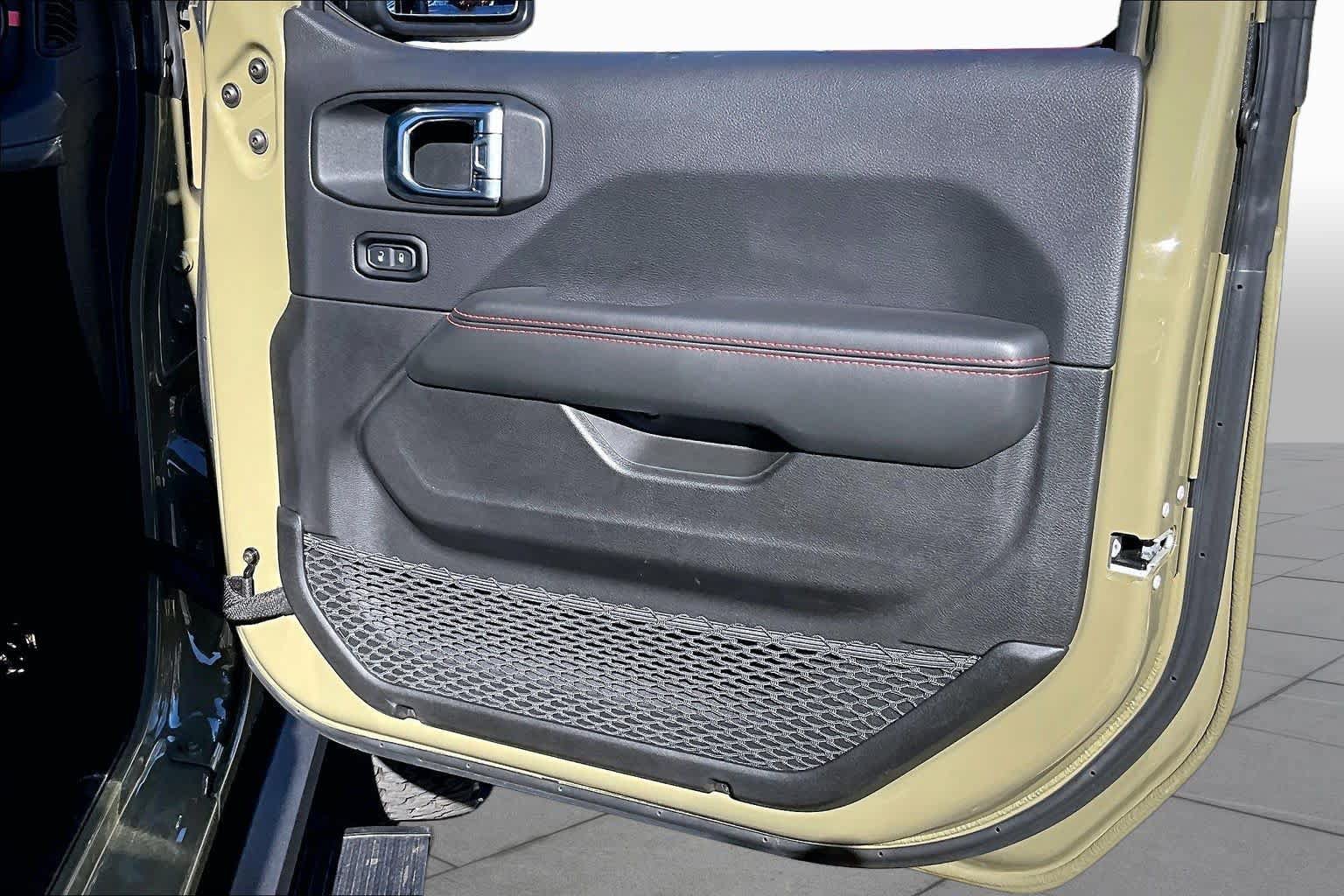 Used 2025 Jeep Wrangler Rubicon AWD/4WD image 22