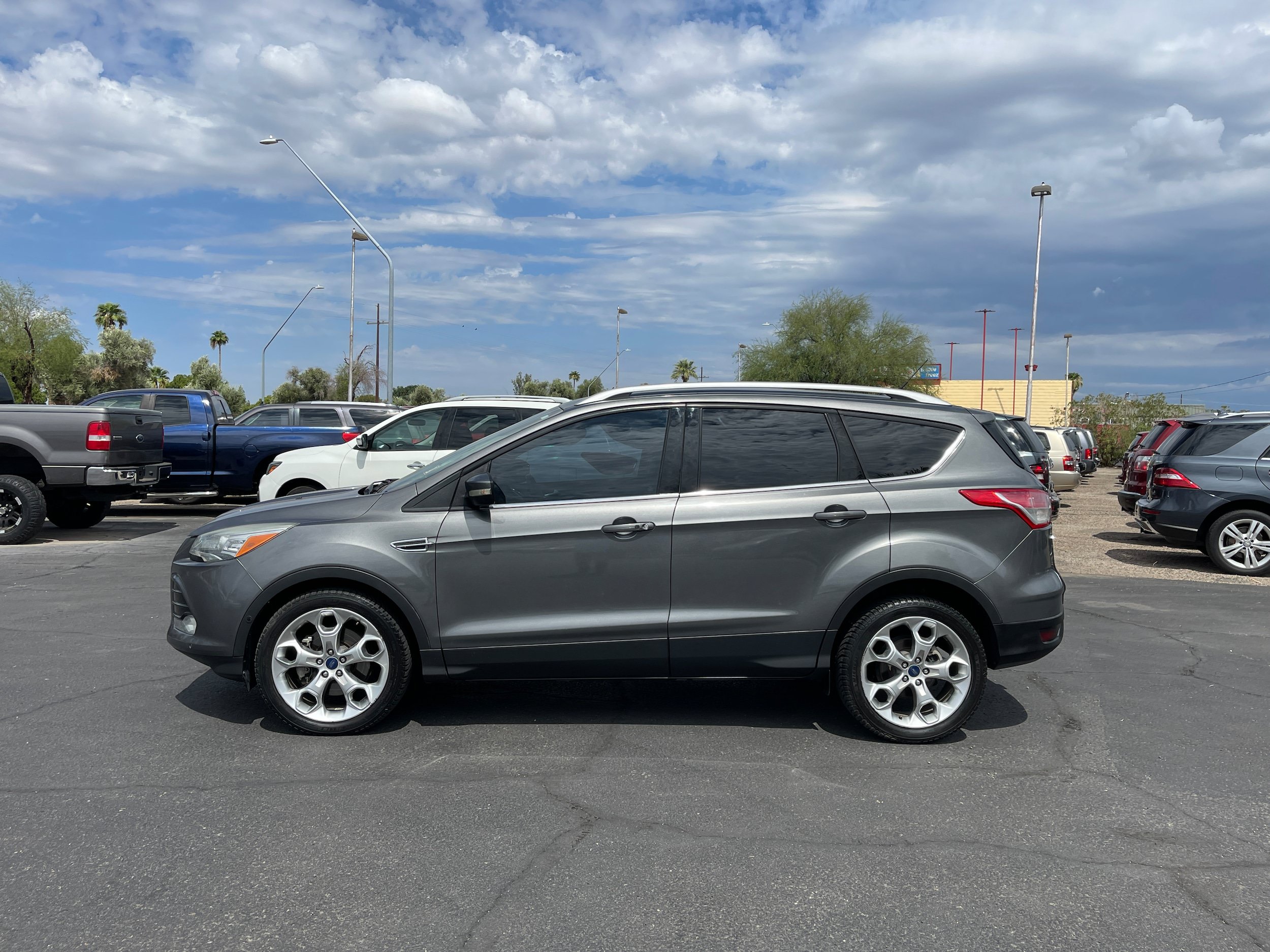 Used 2014 Ford Escape Titanium w/ Equipment Group 401A FWD image 2
