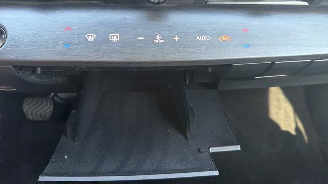 Used 2025 Nissan Ariya AWD image 29