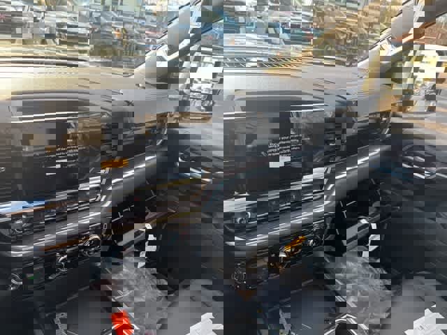 New 2026 GMC Sierra 2500 SLT w/ SLT Convenience Package image 24