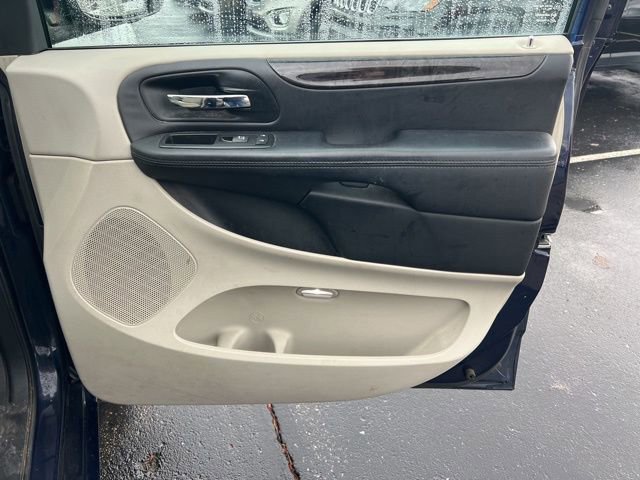 Used 2012 Dodge Grand Caravan SE image 24