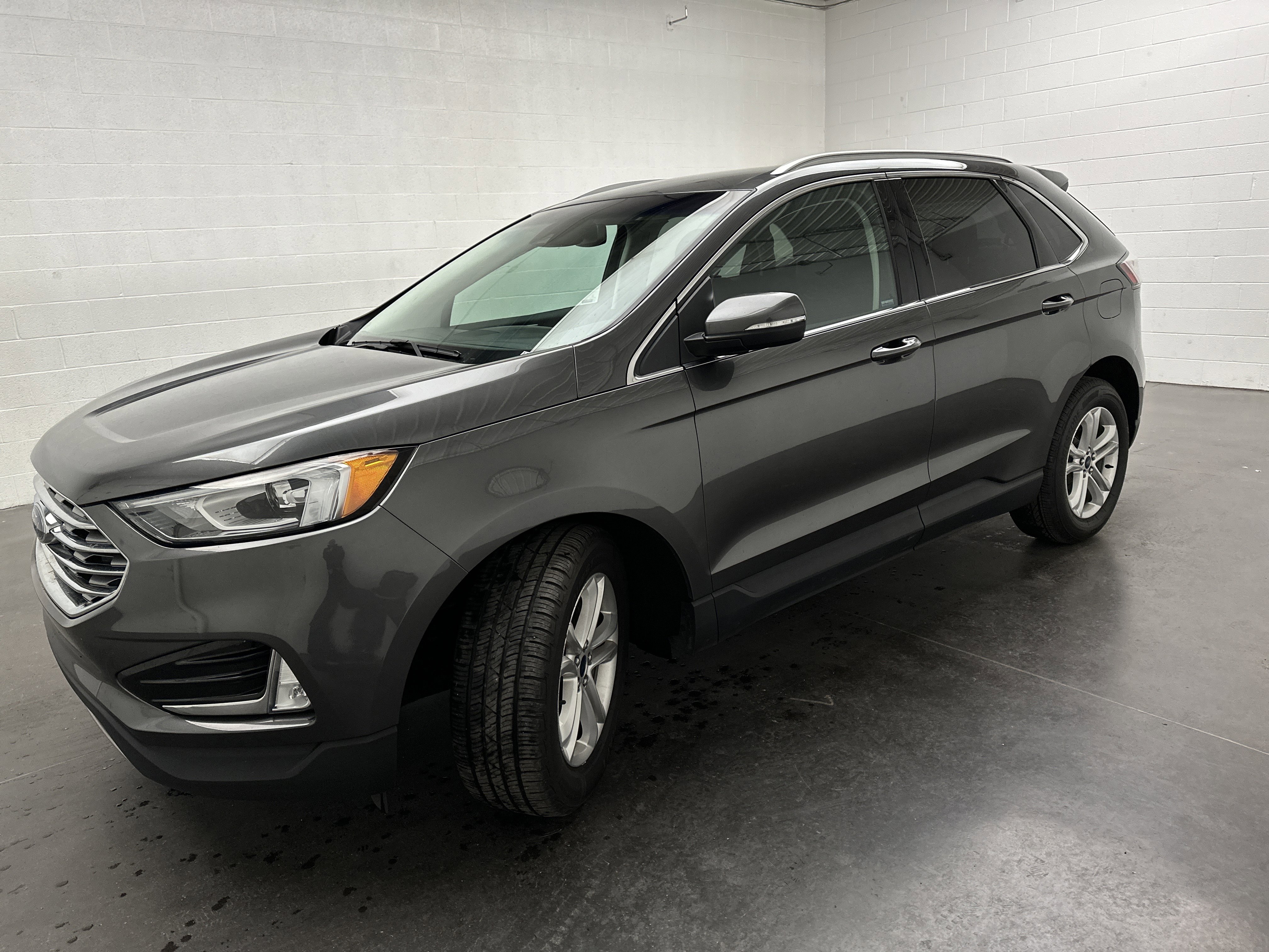Used 2019 Ford Edge SEL w/ Equipment Group 201A image 4