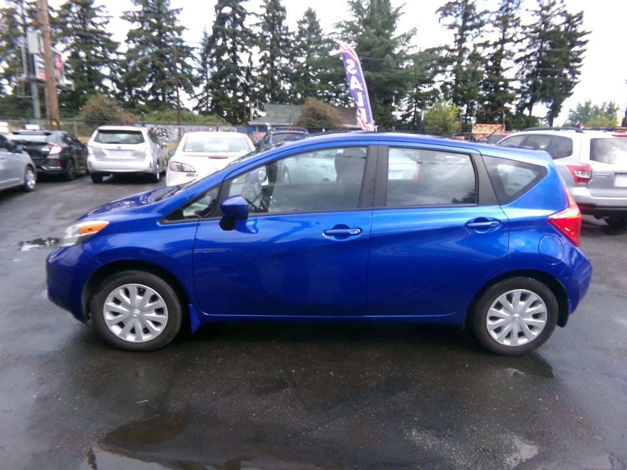 Used 2015 Nissan Versa Note SV FWD image 1