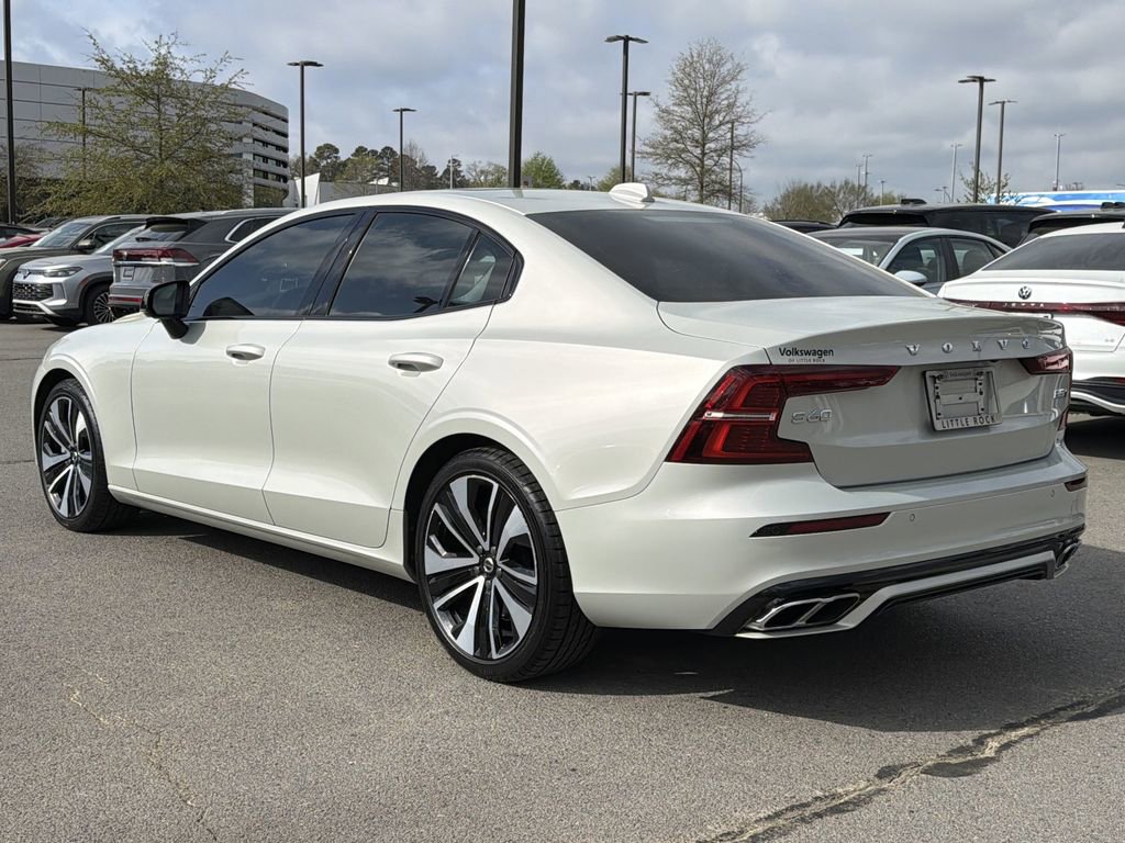 Used 2022 Volvo S60 B5 Momentum w/ Premium Package image 3