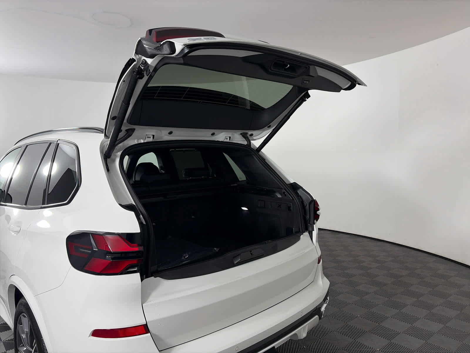 New 2026 BMW X5 sDrive40i w/ M Sport Package RWD image 20